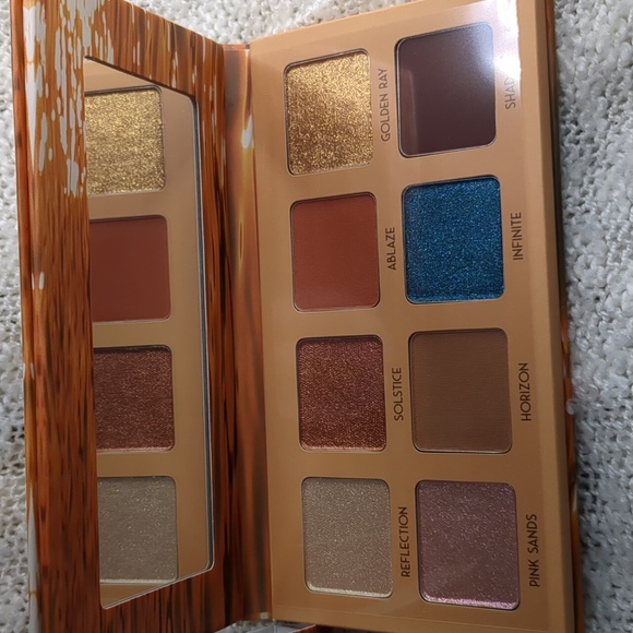 BEAUTY FOR REAL. Golden Hour Eyeshadow Palette, 5.6g/0.2oz - Picture 2 of 11